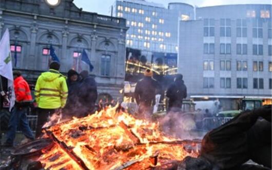 Il boomerang della transizione energetica mette l'Europa in panne, di Giorgio Ferrari - labottegadelbarbieri.org