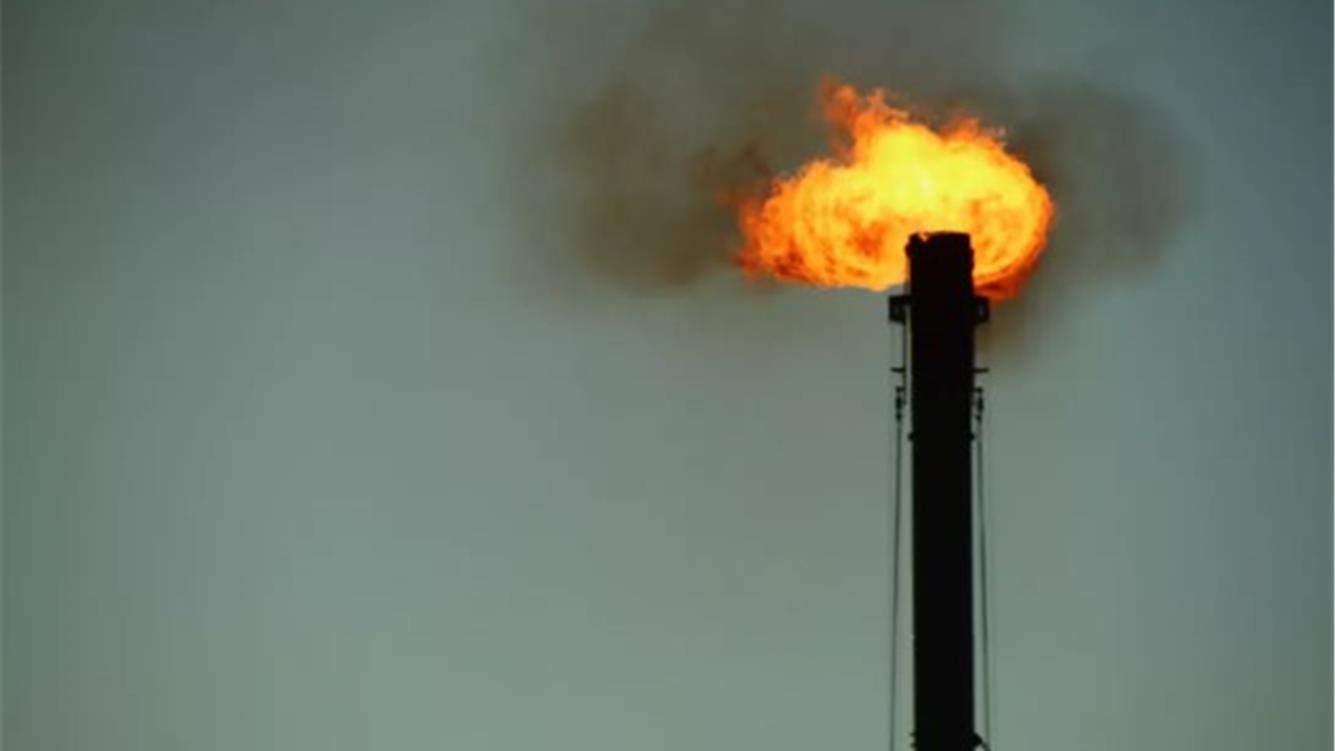Bruciare e rilasciare gas fossili: il modo “facile” per sbarazzarsi del metano  